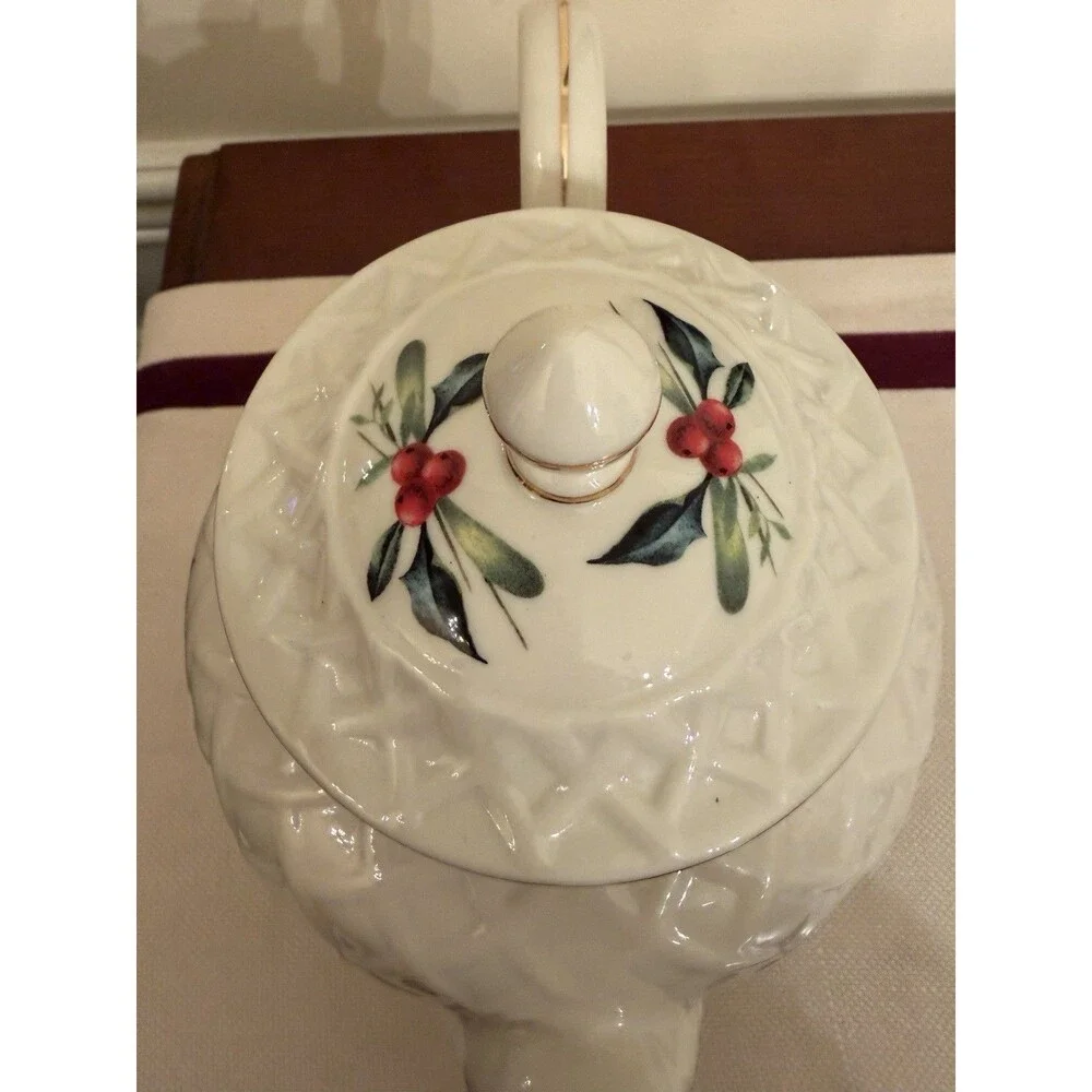 Lenox Winter Greetings Teapot Cardinal Holly Christmas Holiday